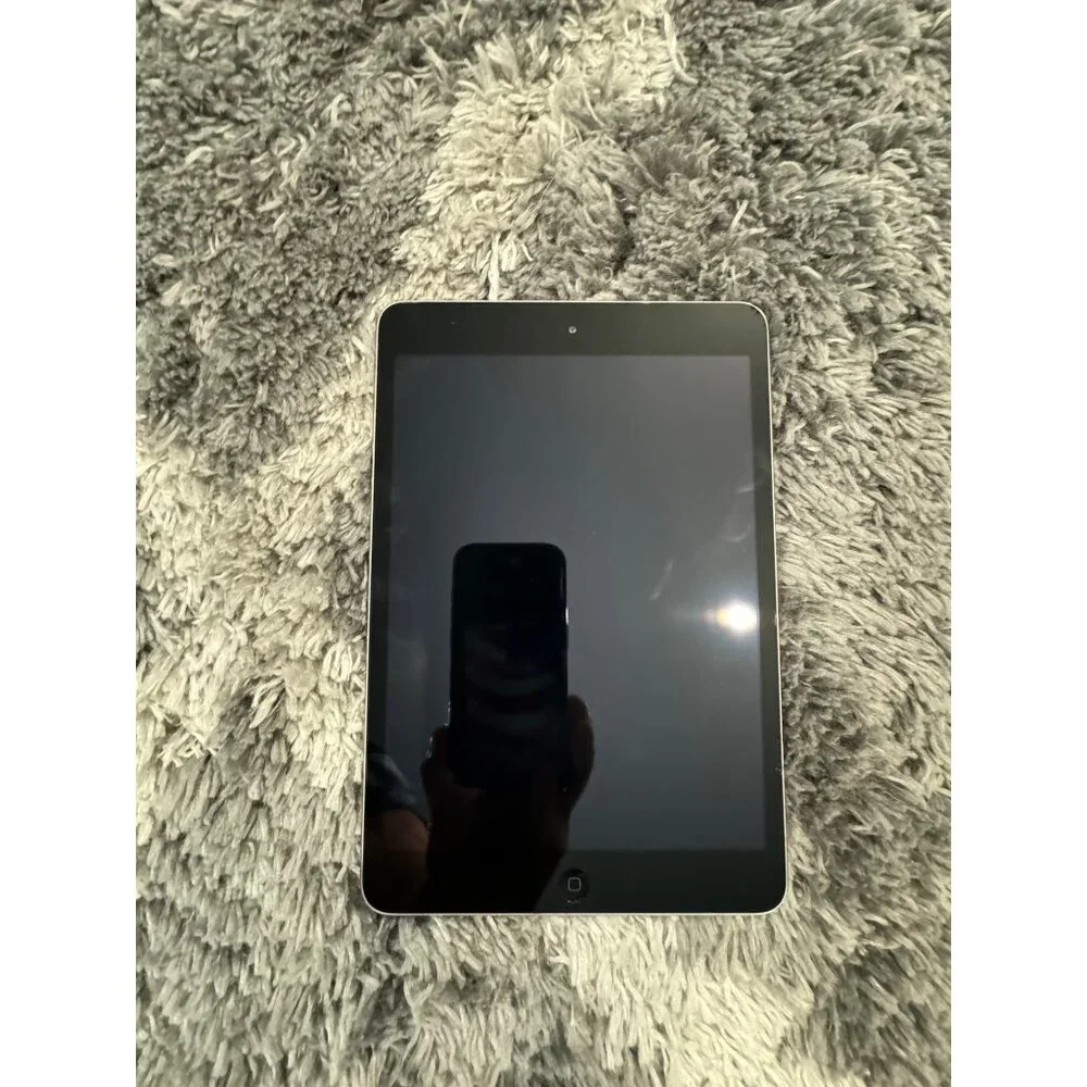 Apple iPad mini wifi 16 gig a1489 Gray +Not working+